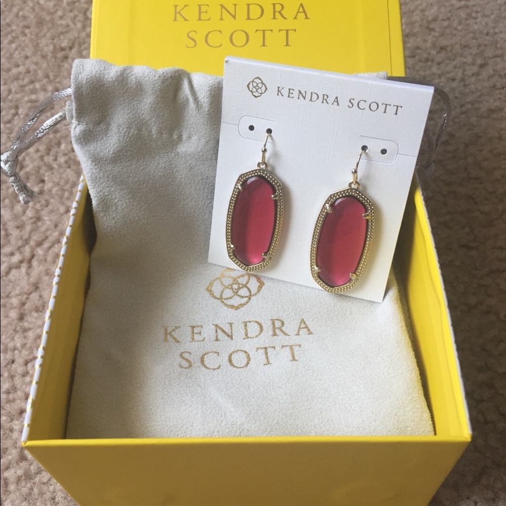 NWT Kendra Scott Elle Earrings in Red